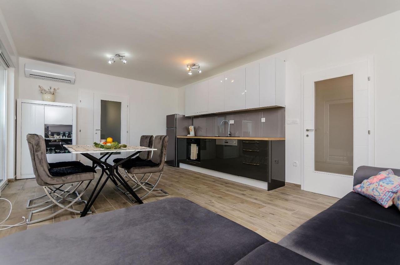 טרוגיר Apartment Rozalia מראה חיצוני תמונה